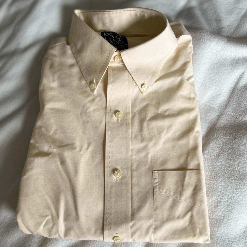 JOS A Bank Traverlers collection tailored fit
